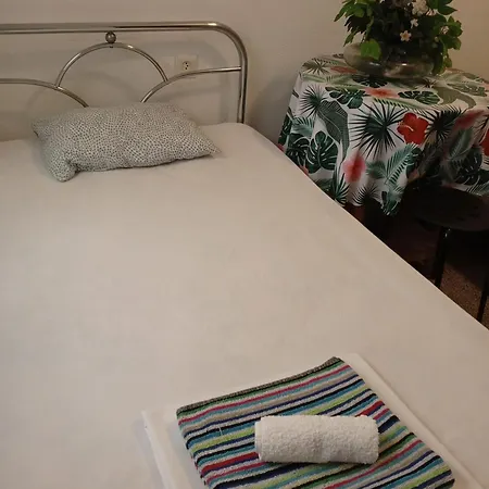 Habitacion בית אירוח